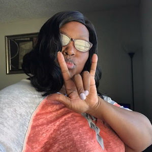 Meet your Posher, Lena